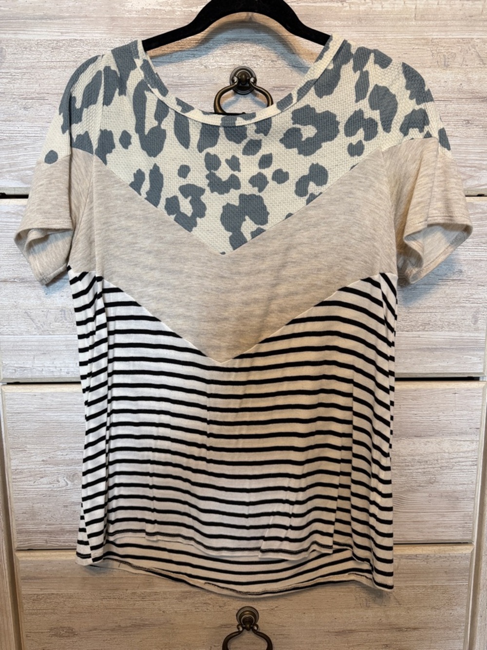 Women’s Pink Lily Neutral Mixed-Print Short Sleeve Tee - small